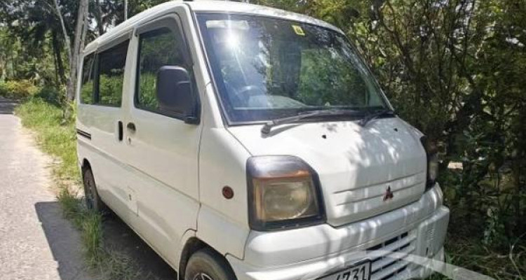 MITSUBISHI MINICAB 1999