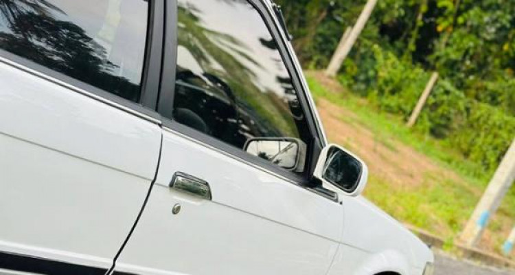 NISSAN BLUEBIRD 1988