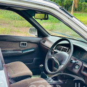 NISSAN BLUEBIRD 1988