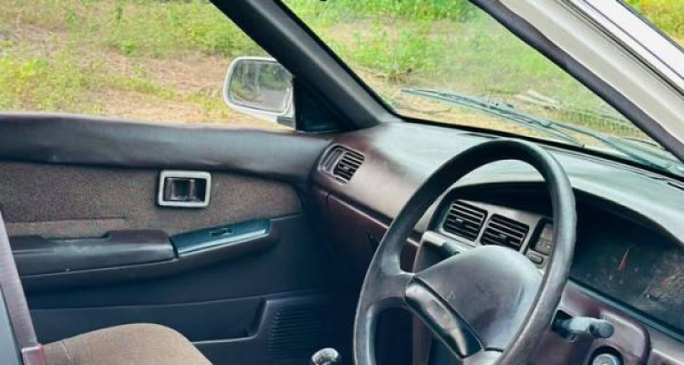 NISSAN BLUEBIRD 1988