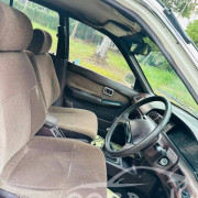 NISSAN BLUEBIRD 1988