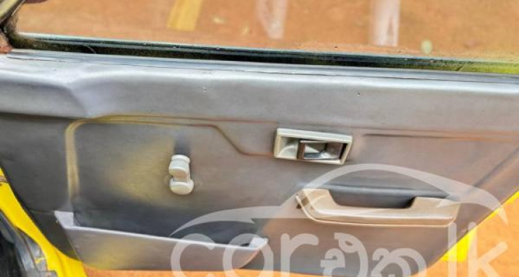 MITSUBISHI LANCER BOX 1982