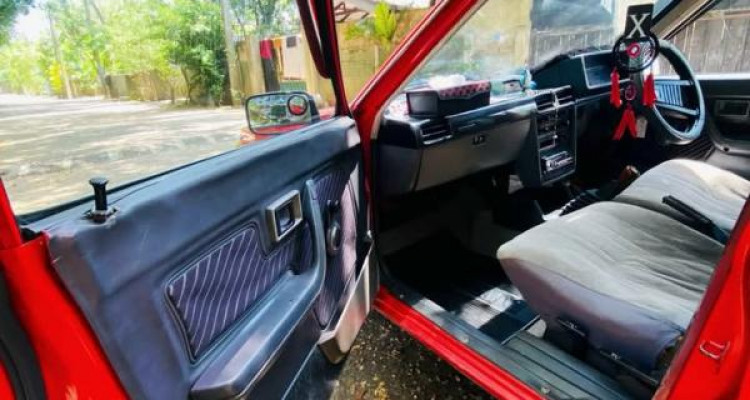 MITSUBISHI LANCER BOX 1980