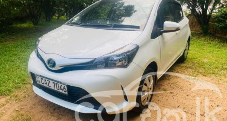 TOYOTA VITZ 2016