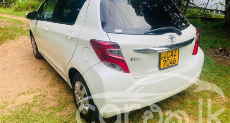 TOYOTA VITZ 2016