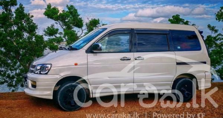 TOYOTA NOAH KR42 2003