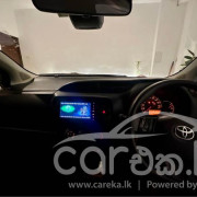 TOYOTA VITZ 2017