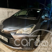 TOYOTA VITZ 2017