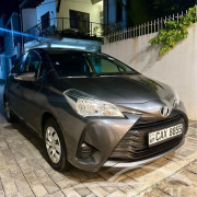 TOYOTA VITZ 2017