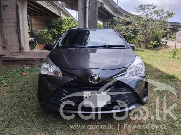 TOYOTA VITZ 2017