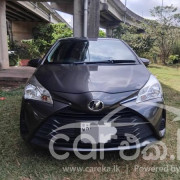 TOYOTA VITZ 2017