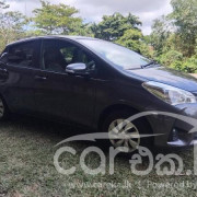 TOYOTA VITZ 2017