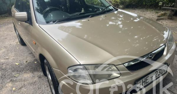 MAZDA 323 2000