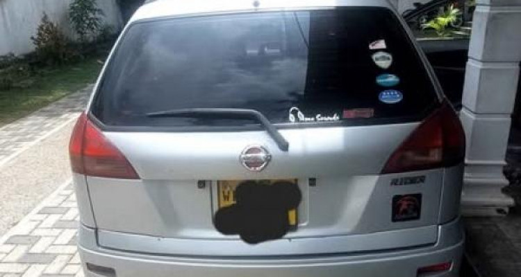 NISSAN WINGROAD 2002