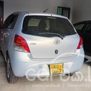 TOYOTA VITZ 2010
