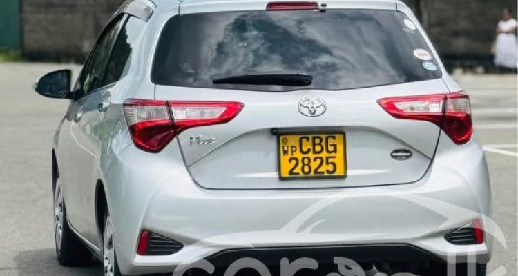 TOYOTA VITZ 2018