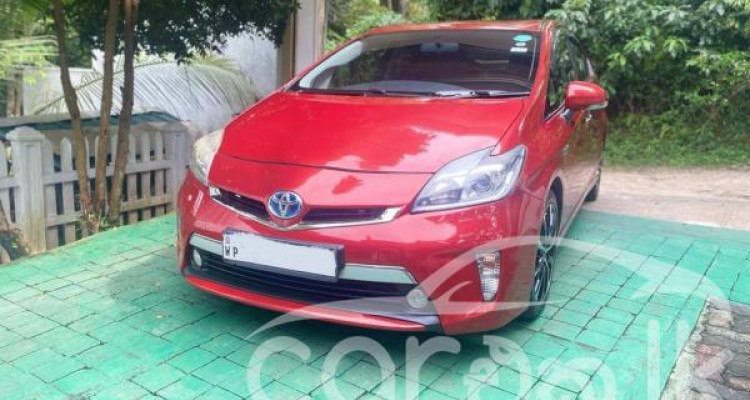TOYOTA PRIUS 2014