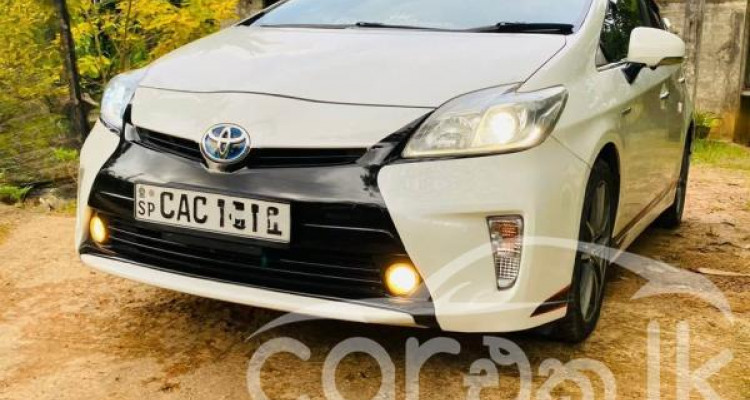 TOYOTA PRIUS 2012