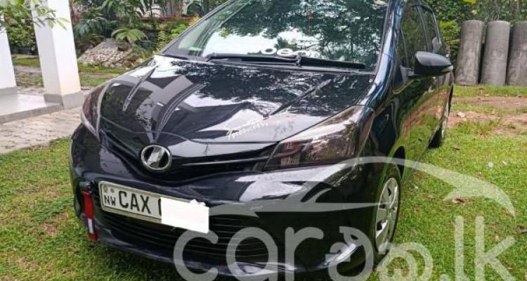 TOYOTA VITZ 2015