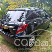 TOYOTA VITZ 2015