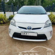 TOYOTA PRIUS 2012