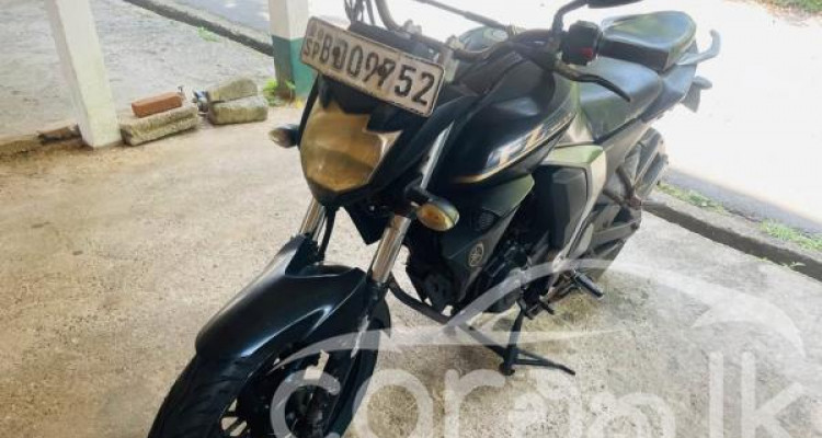 YAMAHA FZ V2 2015