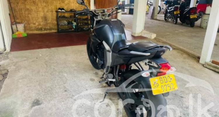 YAMAHA FZ V2 2015