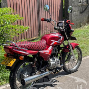 BAJAJ CT100 2012