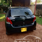 TOYOTA VITZ 2010