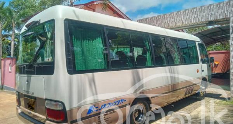 TOYOTA COASTER 2010