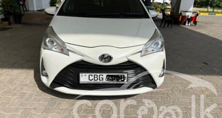 TOYOTA VITZ 2019