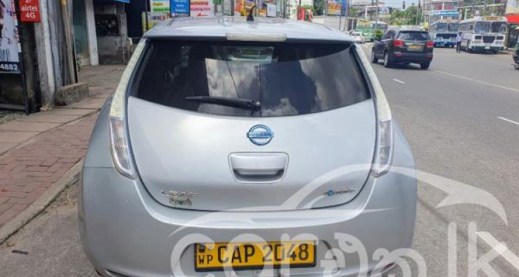 NISSAN LEAF ZE0 2012
