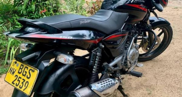 BAJAJ PULSAR 150 2018