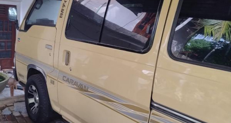 NISSAN CARAVAN 1994
