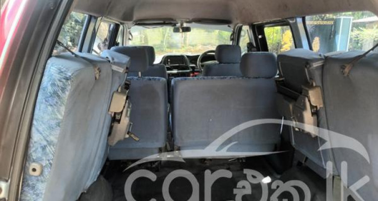 TOYOTA NOAH KR42 2000