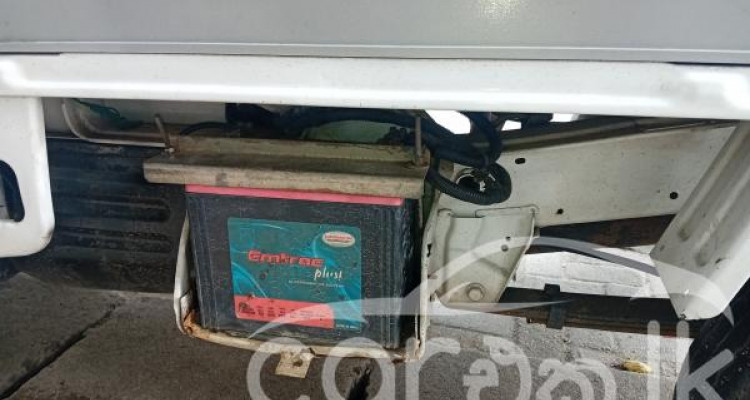 MITSUBISHI MINI TRUCK 2002