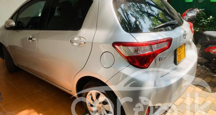 TOYOTA VITZ 2018