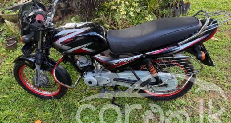 BAJAJ CT100 2019