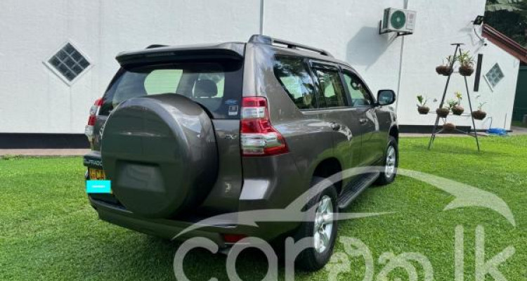 TOYOTA LAND CRUISER PRADO 150 2015