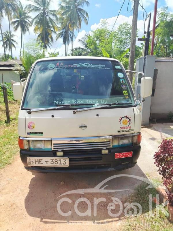 NISSAN CARAVAN 1997
