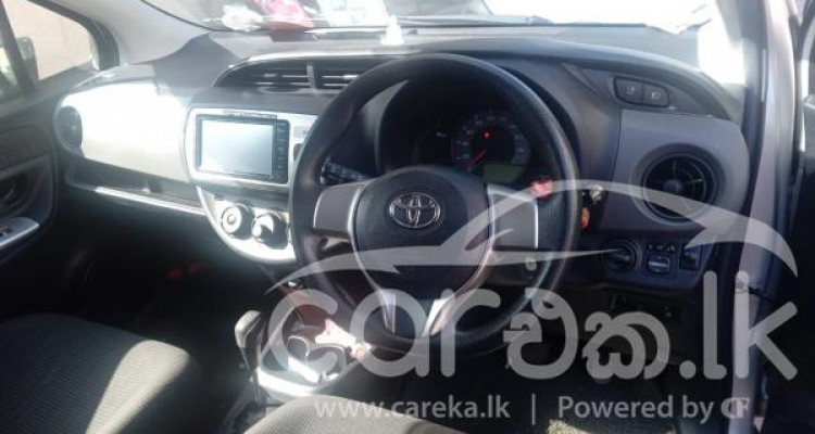 TOYOTA VITZ 2016
