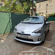 TOYOTA AQUA 2012