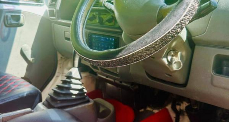 MITSUBISHI MINI MASTER 2004