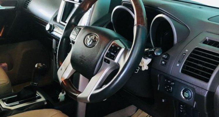TOYOTA PRADO 2010