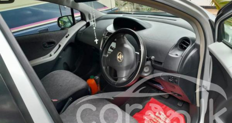 TOYOTA VITZ 2007