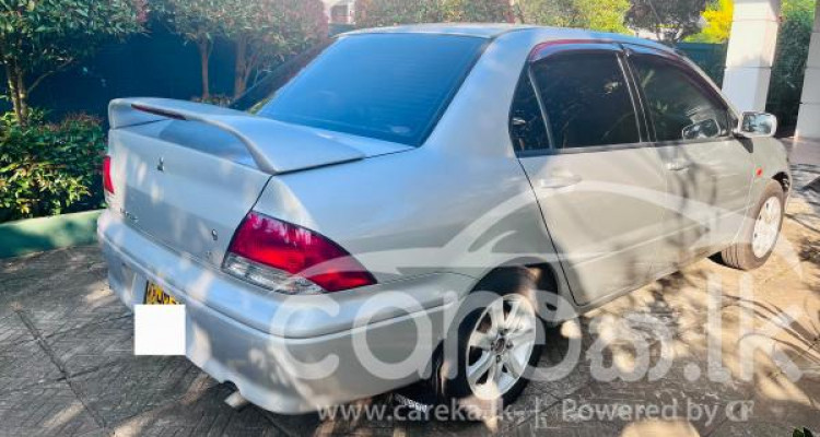 MITSUBISHI LANCER CS2 2001