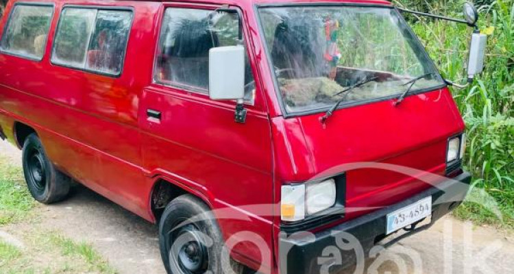 MITSUBISHI DELICA 1983