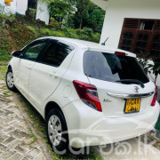 TOYOTA VITZ 2015