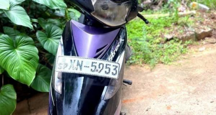 TVS SCOOTY STREAK 2012