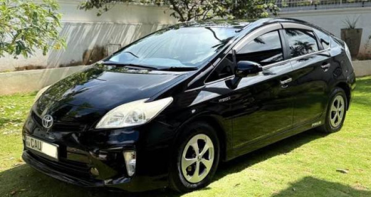 TOYOTA PRIUS 2013